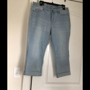 Women’s cropped jeans